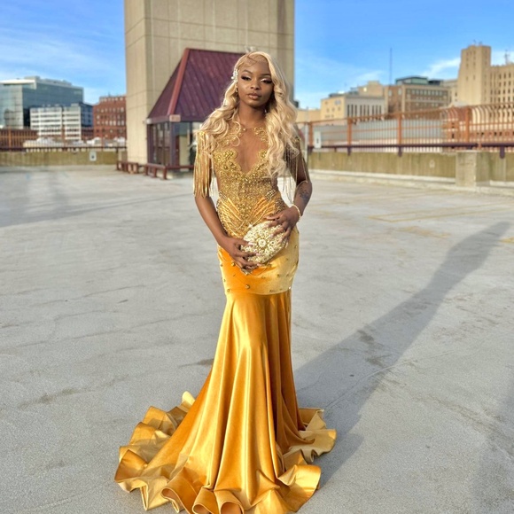 Prom dress - Picture 3 of 4